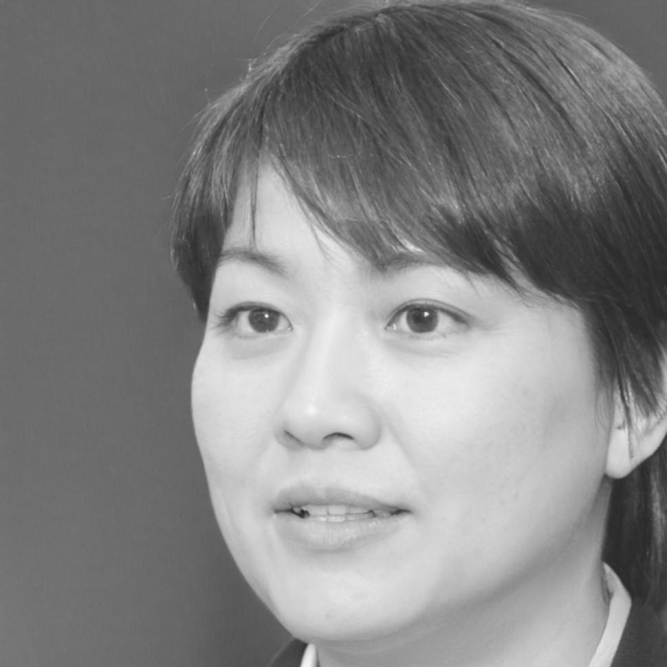 Jessica Chen, Senior Financial Analyst